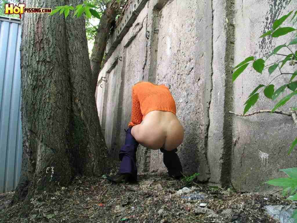 Girl pissing in the woods #76585225