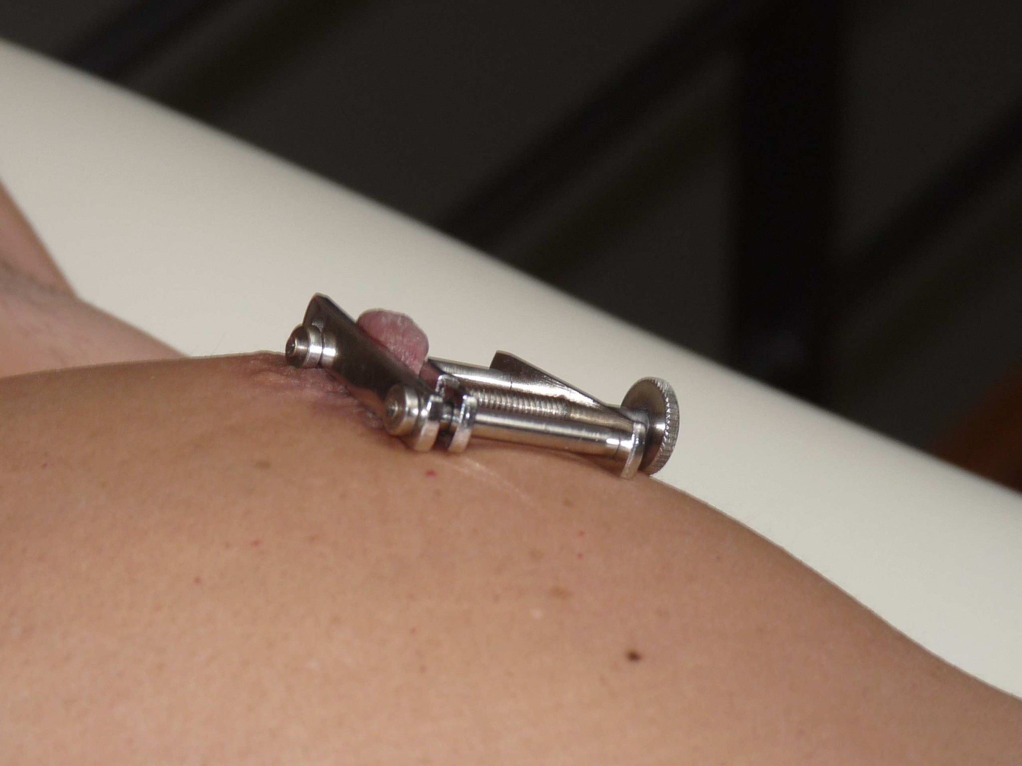 Extreme amateur needle pain and nipple piercing tortures of european painslut pu #72055014