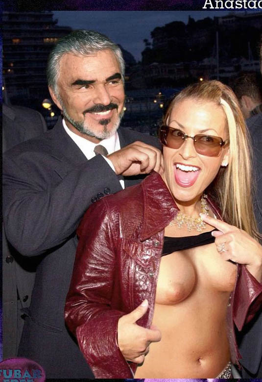 Anastacia che mostra la sua figa e tette e cazzo duro
 #75388172