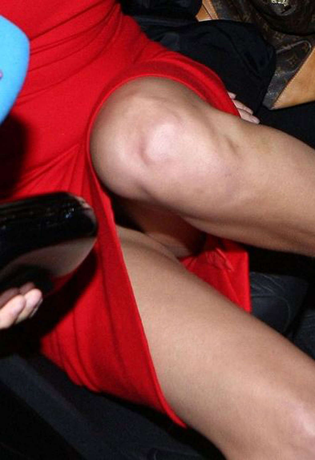 Malin Akerman im durchsichtigen Kleid und Upskirt im Auto Paparazzi-Shootings
 #75357780