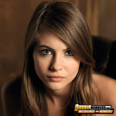 O.C. star Willa Holland exposed with her controversial pics #75166018
