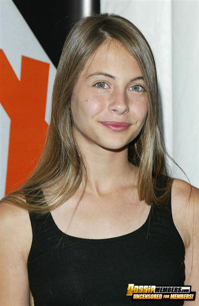 O.C. star Willa Holland exposed with her controversial pics #75166052