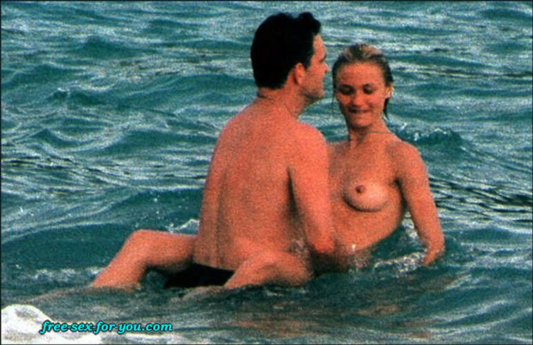Cameron Diaz showing tits on beach and posing in bikini #75436239