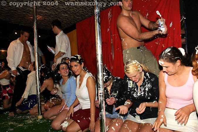 Nightclub hosting a food and sex party #76656148