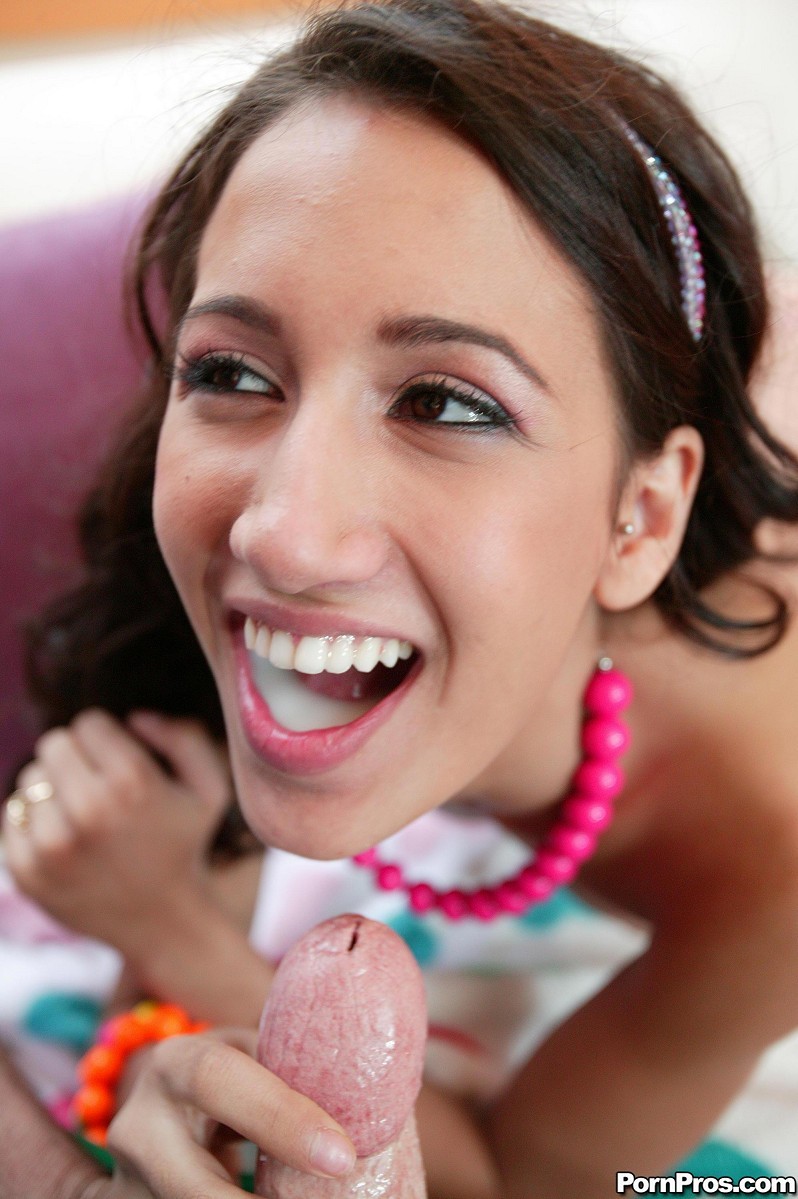 Amia moretti follando con dos viejas carnes enormes
 #75973433