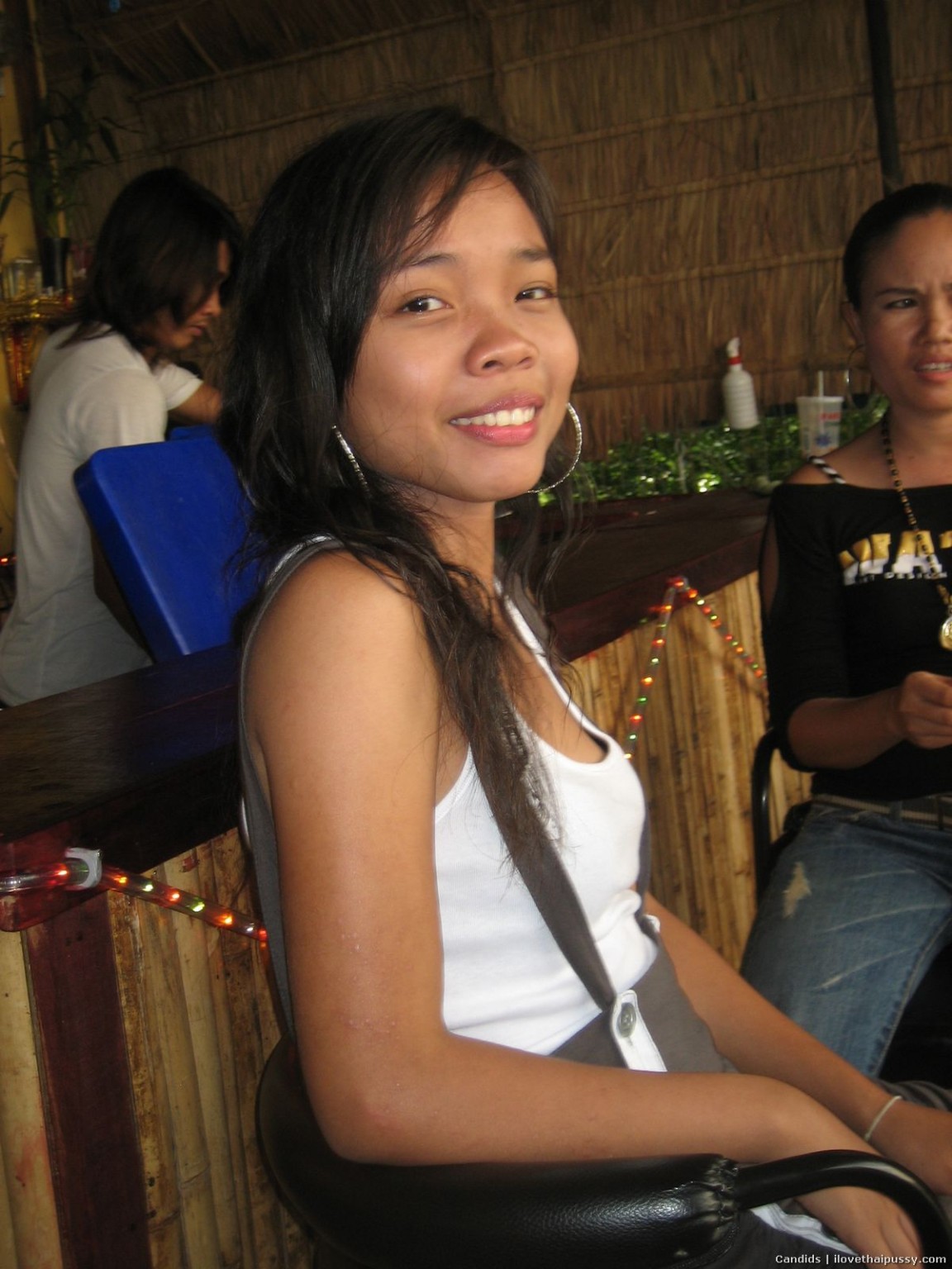 Heiße thailändische Bargirl-Hure liebt Bareback kein Kondom ficken Sextouristen asiatische Muschi
 #67970417