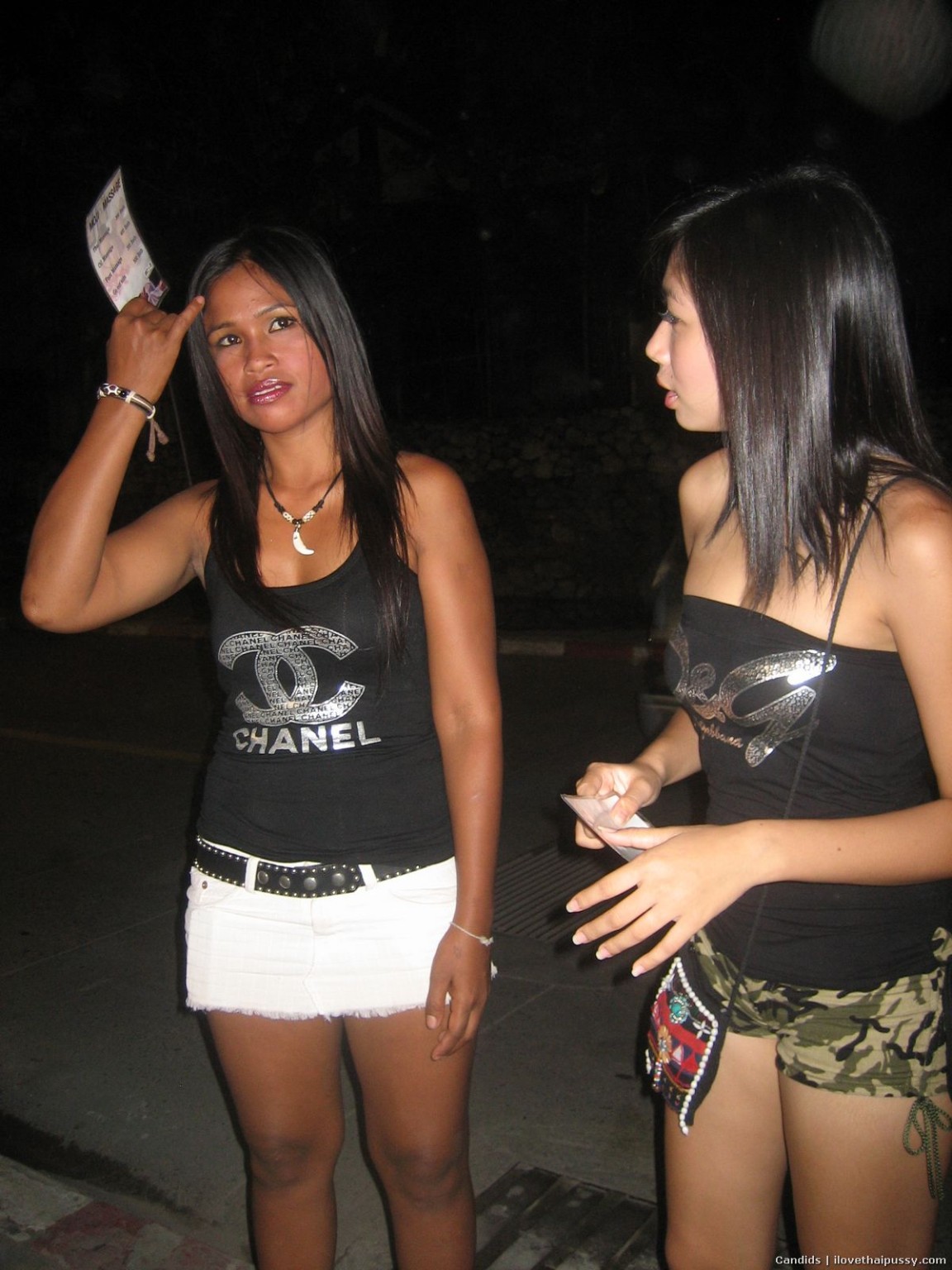 Heiße thailändische Bargirl-Hure liebt Bareback kein Kondom ficken Sextouristen asiatische Muschi
 #67970424