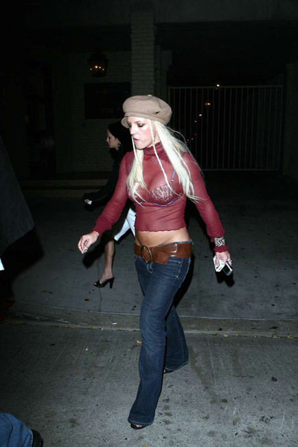 Britney spears zeigt böse Beine und Brüste
 #75422428