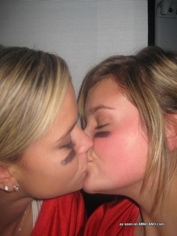 Assorted horny amateur lesbians in a heavy liplock #68018598