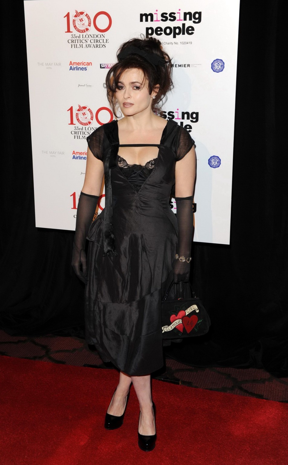 Helena bonham carter corsetto picco indossando un abito profondo v scissione al film di Londra 
 #75243122