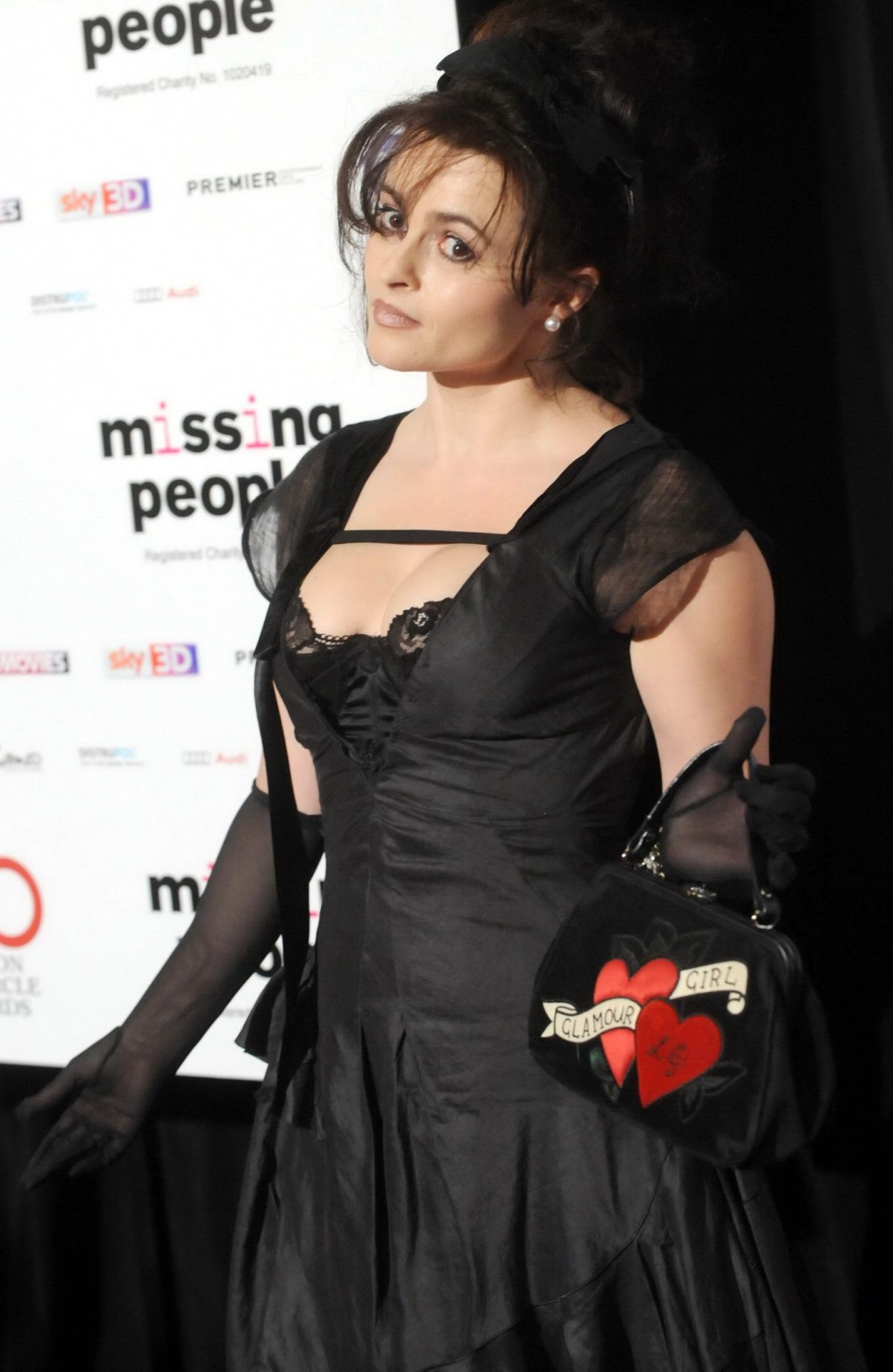 Helena bonham carter corsetto picco indossando un abito profondo v scissione al film di Londra 
 #75243136