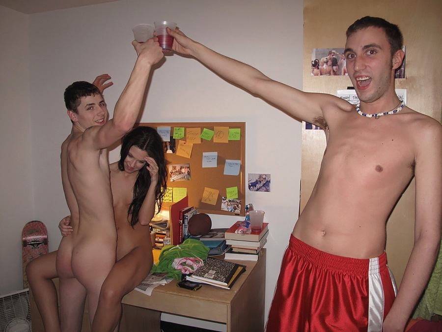 Homemade pix of drunk college freshmen fucking #76788441