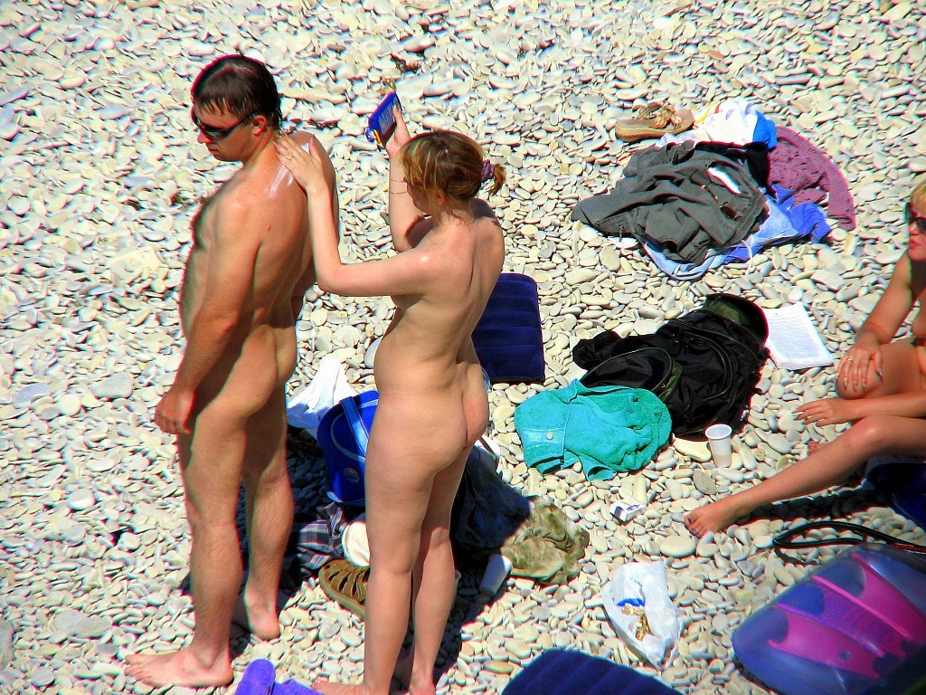 Photos nues de voyeurisme sur la plage
 #67280636