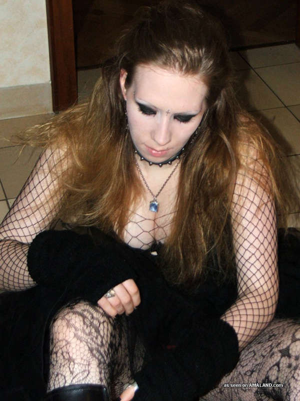 Picture set of a cocksucking gothic bitch #68200571