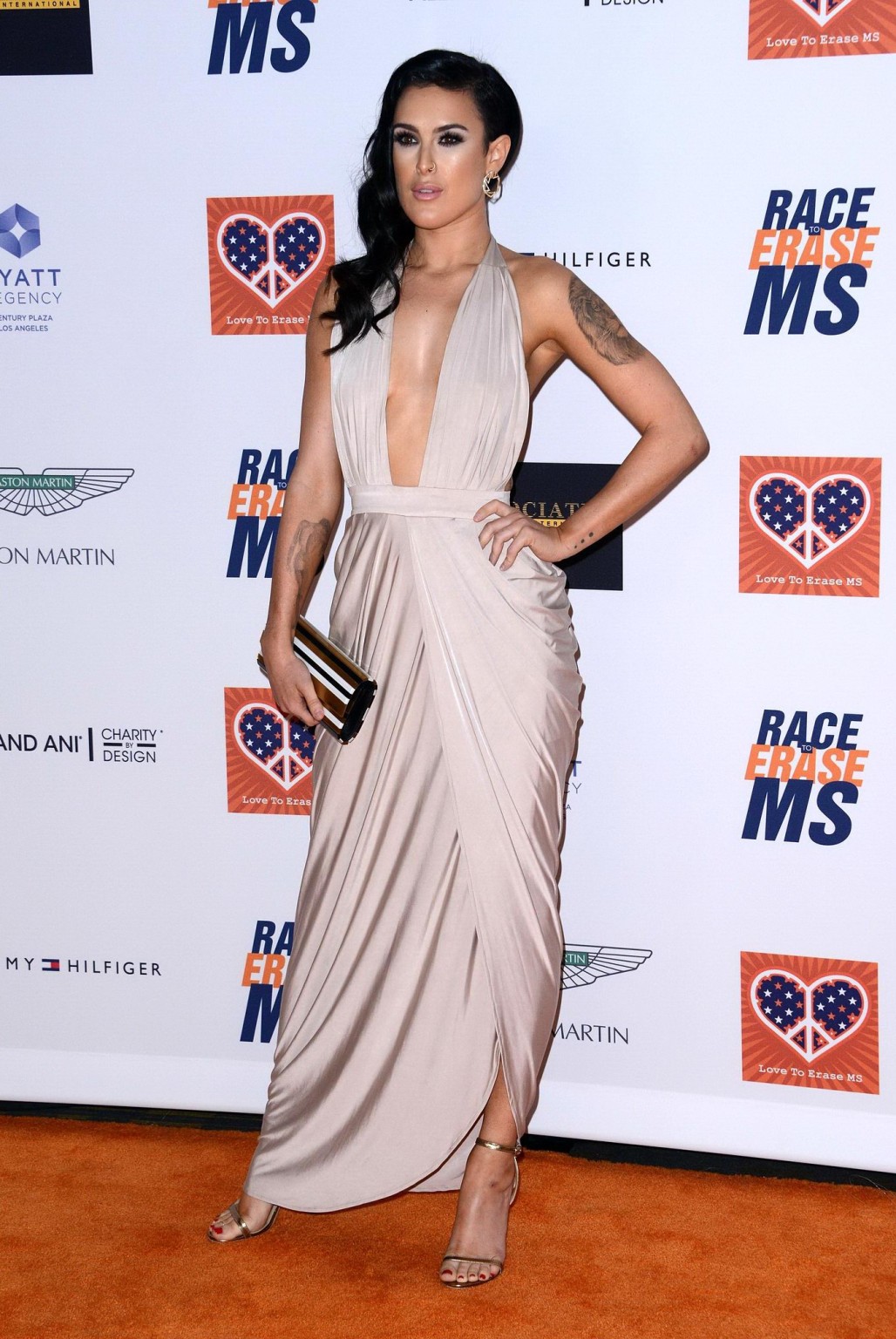 Rumer willis braless con un vestido a pelo para la 22ª carrera anual para borrar 
 #75165848