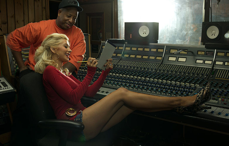 Christina Aguilera che mostra le sue belle grandi tette e culo in piscina
 #75400780