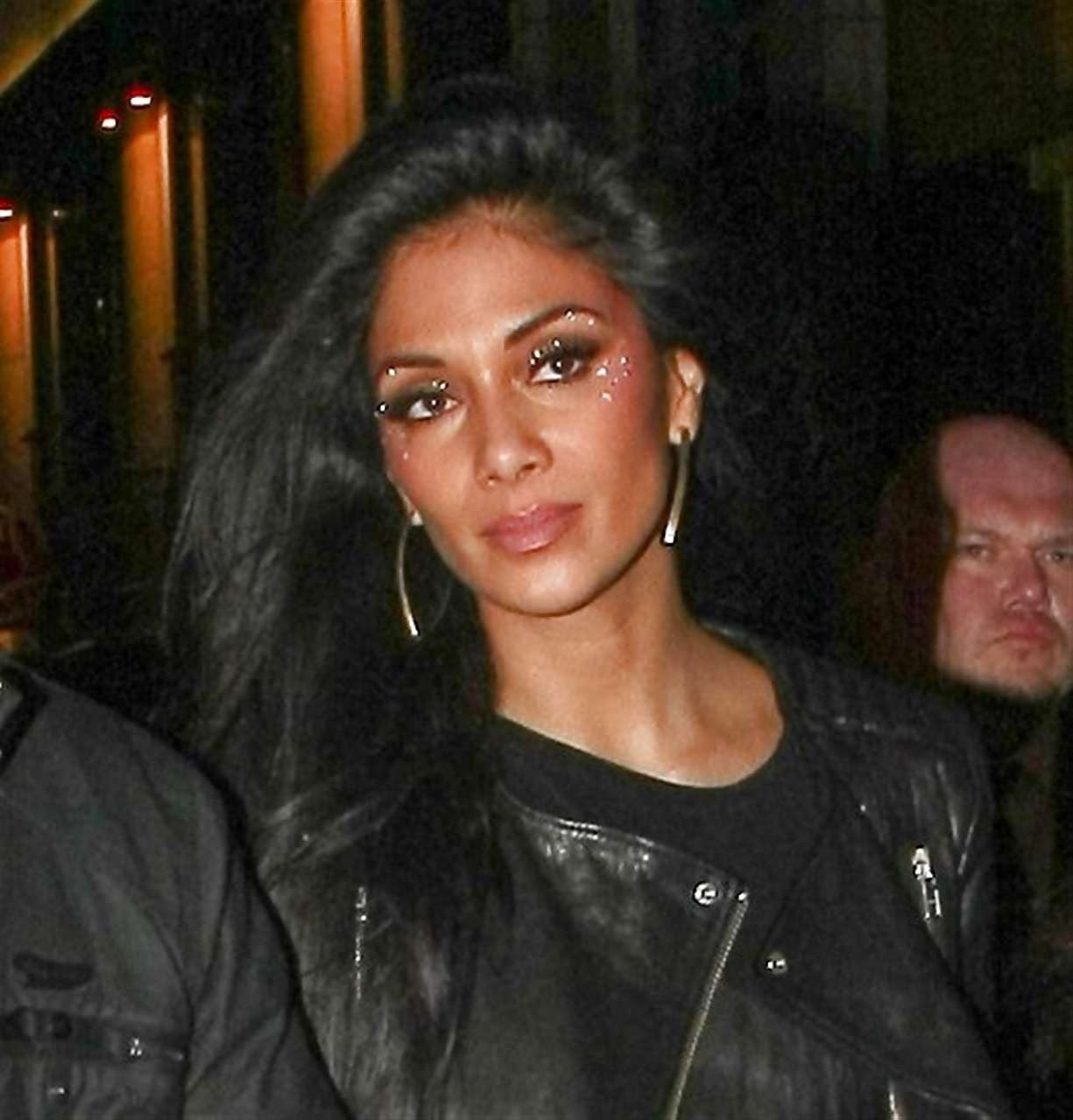 Nicole Scherzinger beautiful face and sexy body in evening dress #75231539