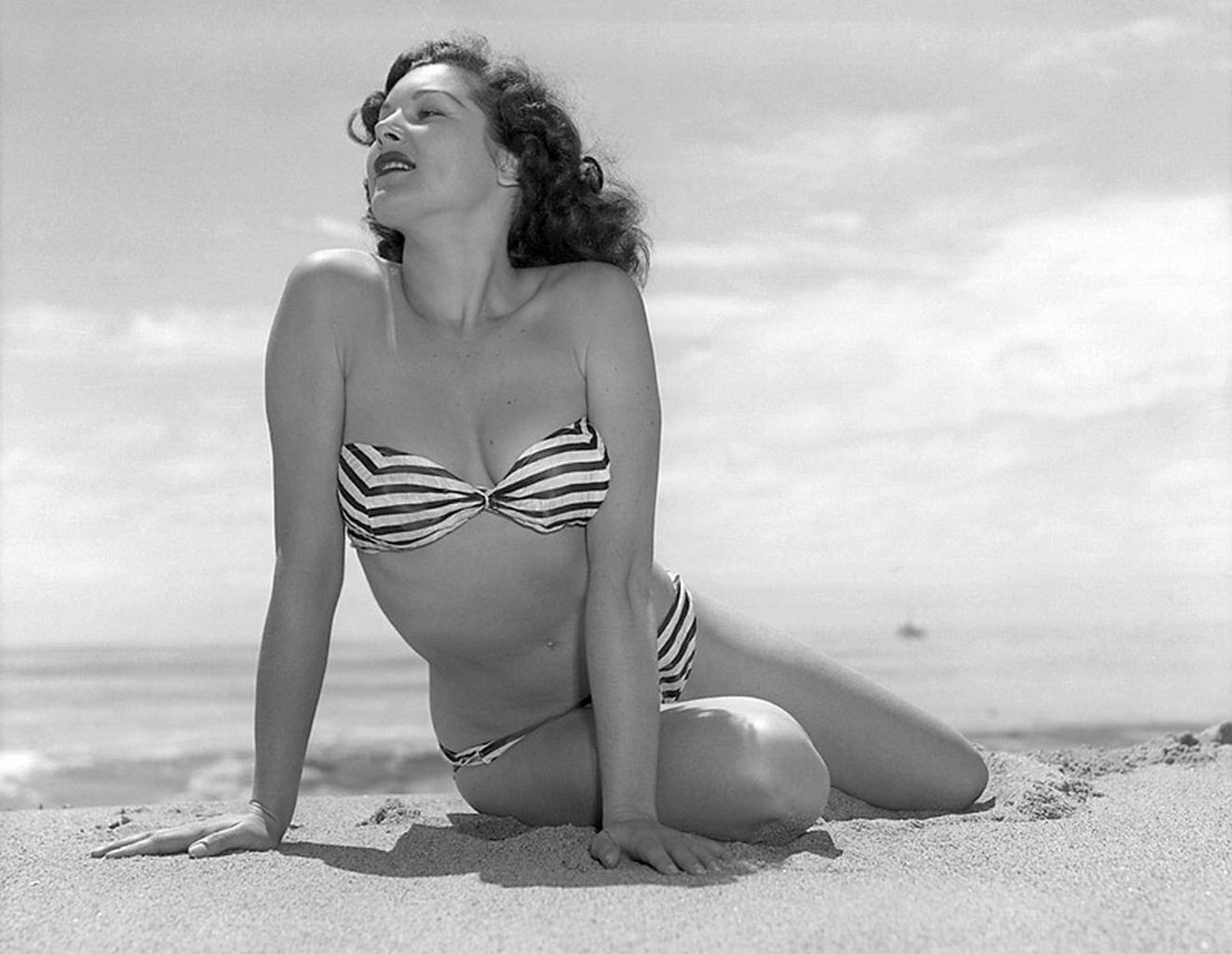 Miss May 1954 Joanne Arnold #71454085