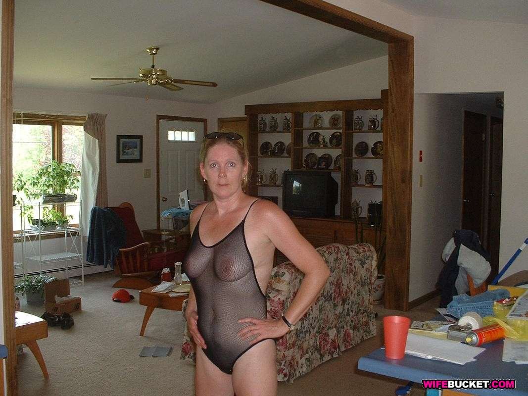 Esposas amateurs reales expuestas desnudas en línea
 #67976964