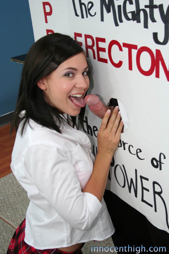 Choolgirl cabalga la polla
 #77376547