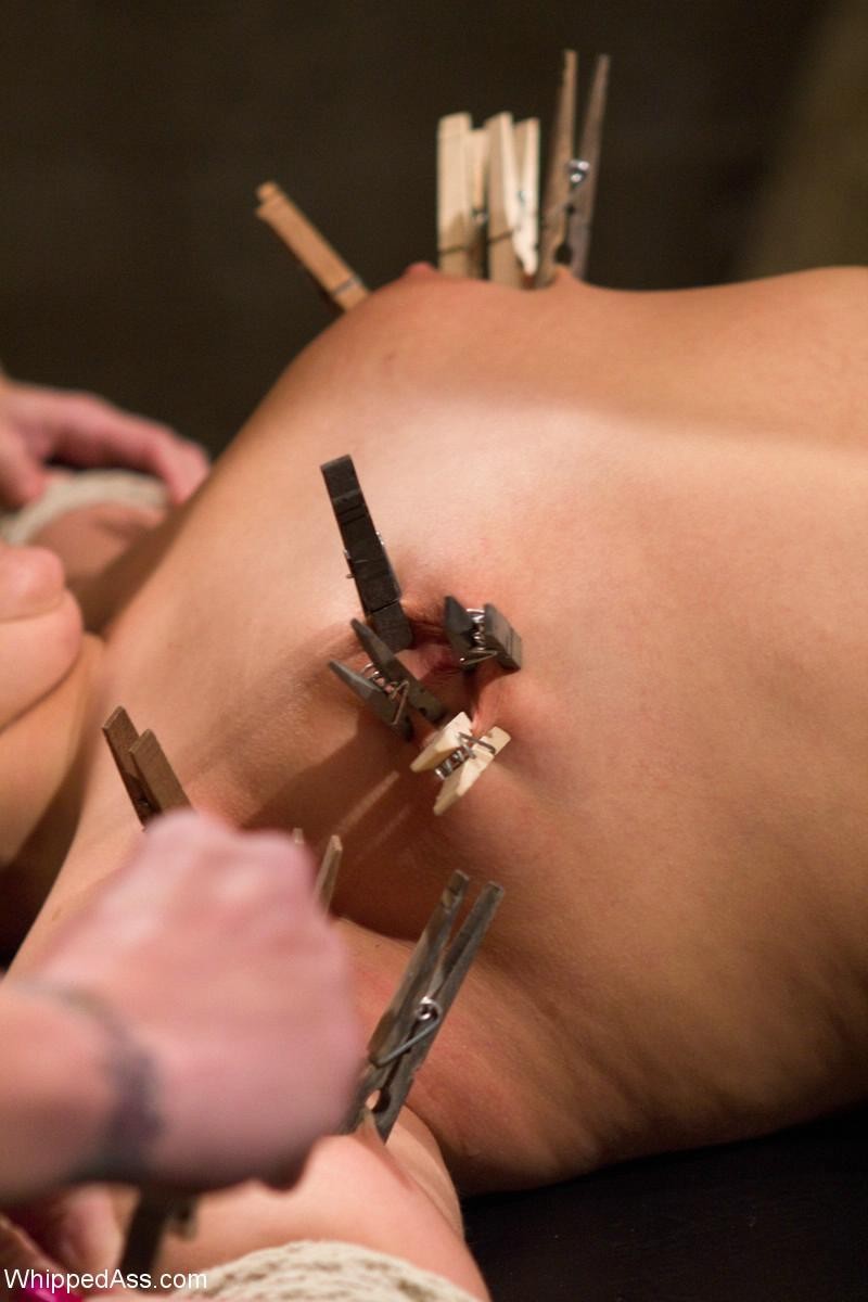 Lassen Sie sich nicht von Ashlynn Leighs süßem Südstaaten-Charme täuschen. Diese bezaubernde 19-jährige
 #67069702