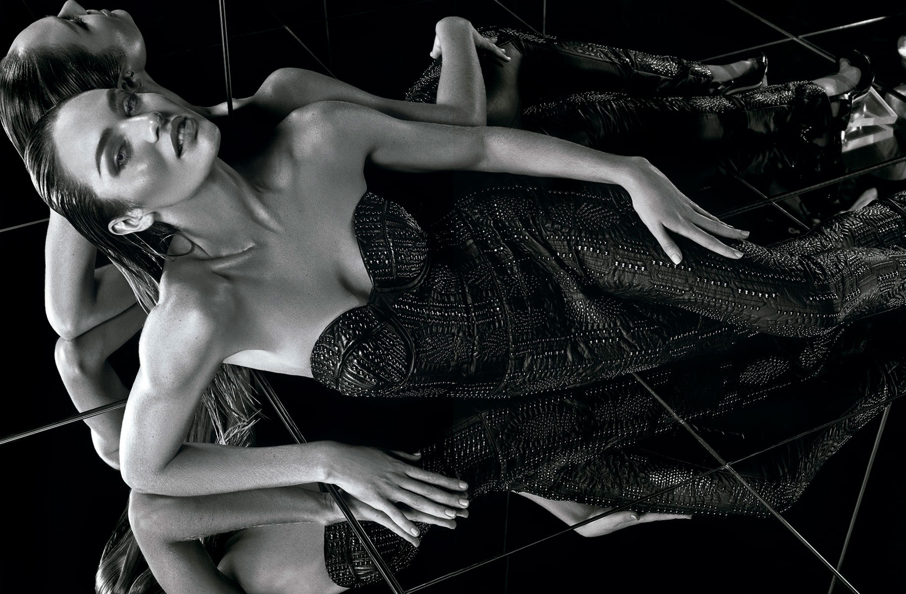 Candice Swanepoel sieht sehr heiß aus in der Osmoze Winter 2015 Kollektion
 #75170777