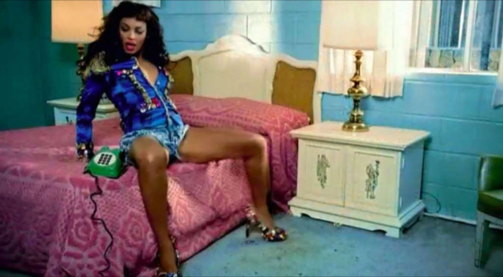 Beyonce knowles luciendo sexy con lady gaga en video spot
 #75356560