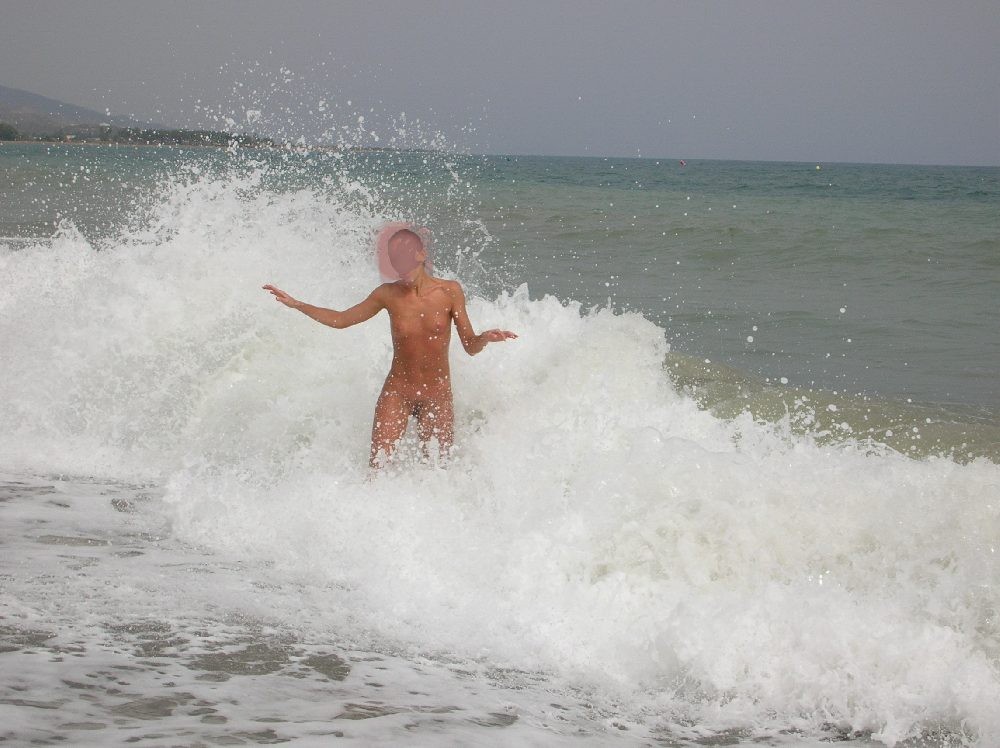 Unbelievable nudist photo 信じられないほどのヌード写真
 #72281604
