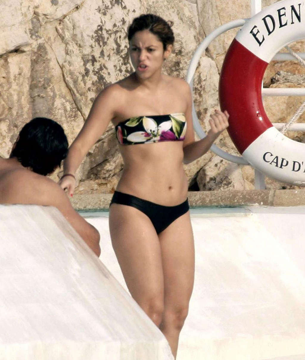 Shakira looking sexy in fuckme boots and bikini paparazzi pictures #75372799