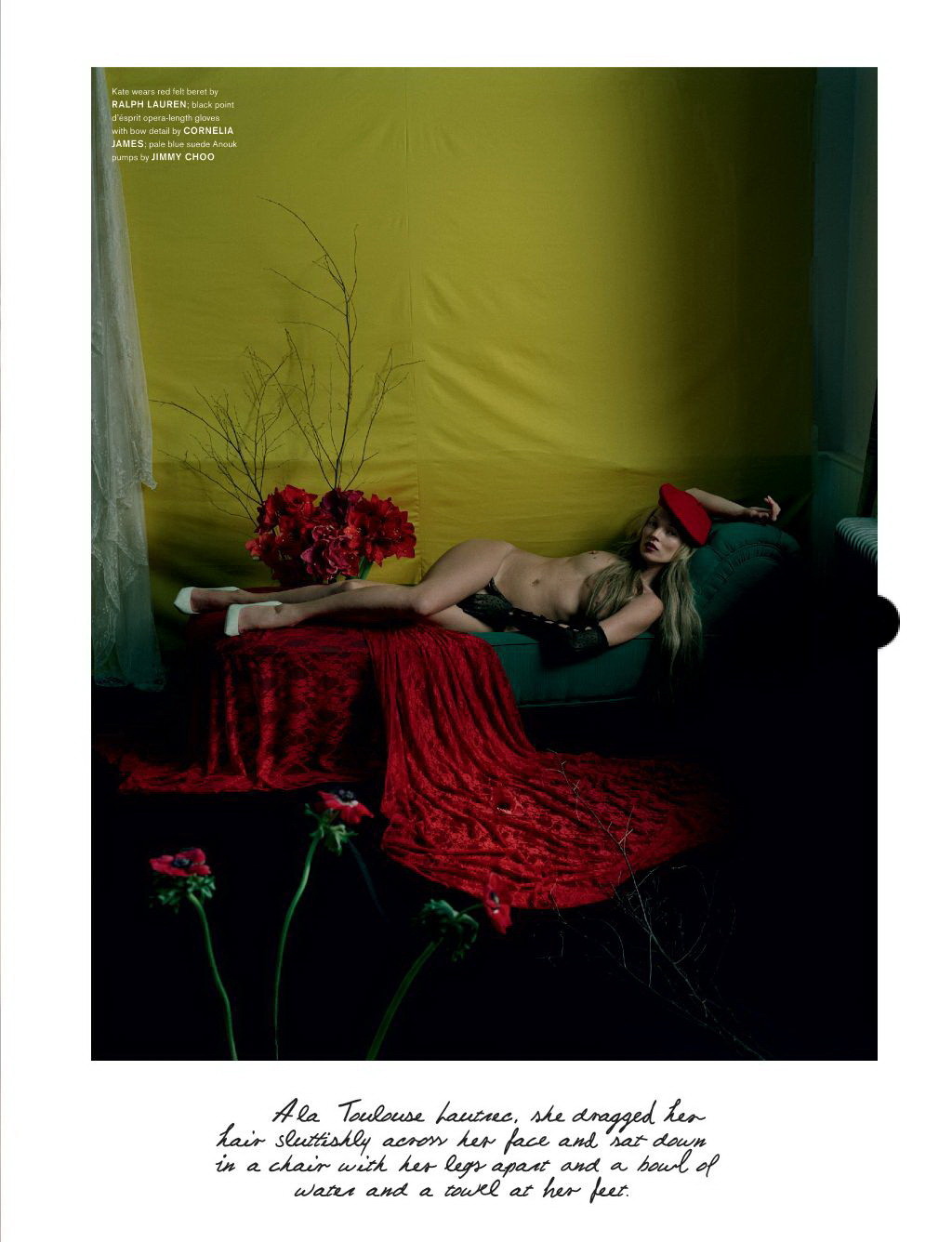 Kate Moss zeigt ihre kleinen Titten haarige Muschi in der Love Magazine Ausgabe 9
 #75242811
