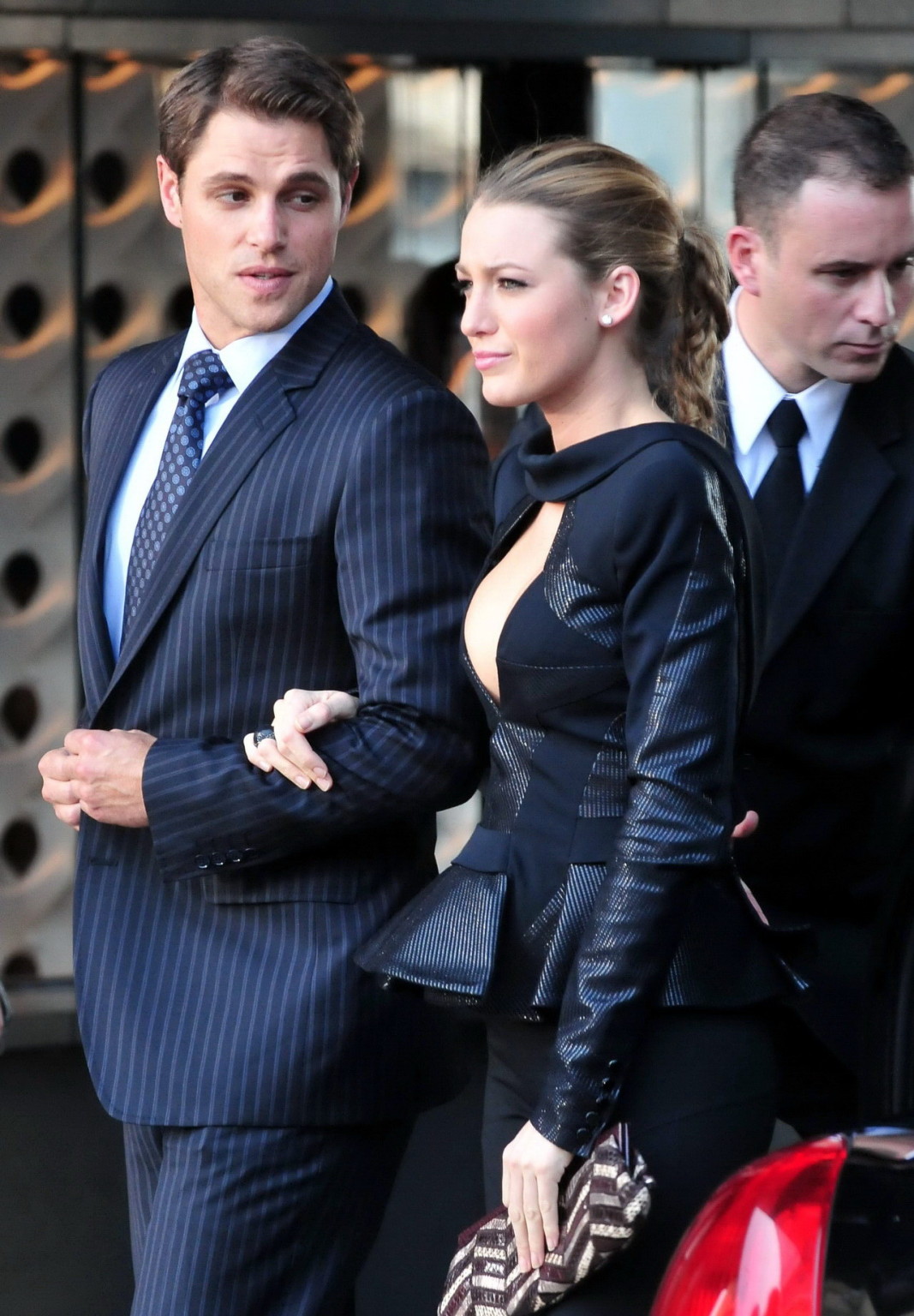 Blake Lively showing cleavage in killer outfit on the 'Gossip Girl' set in NYC #75334724