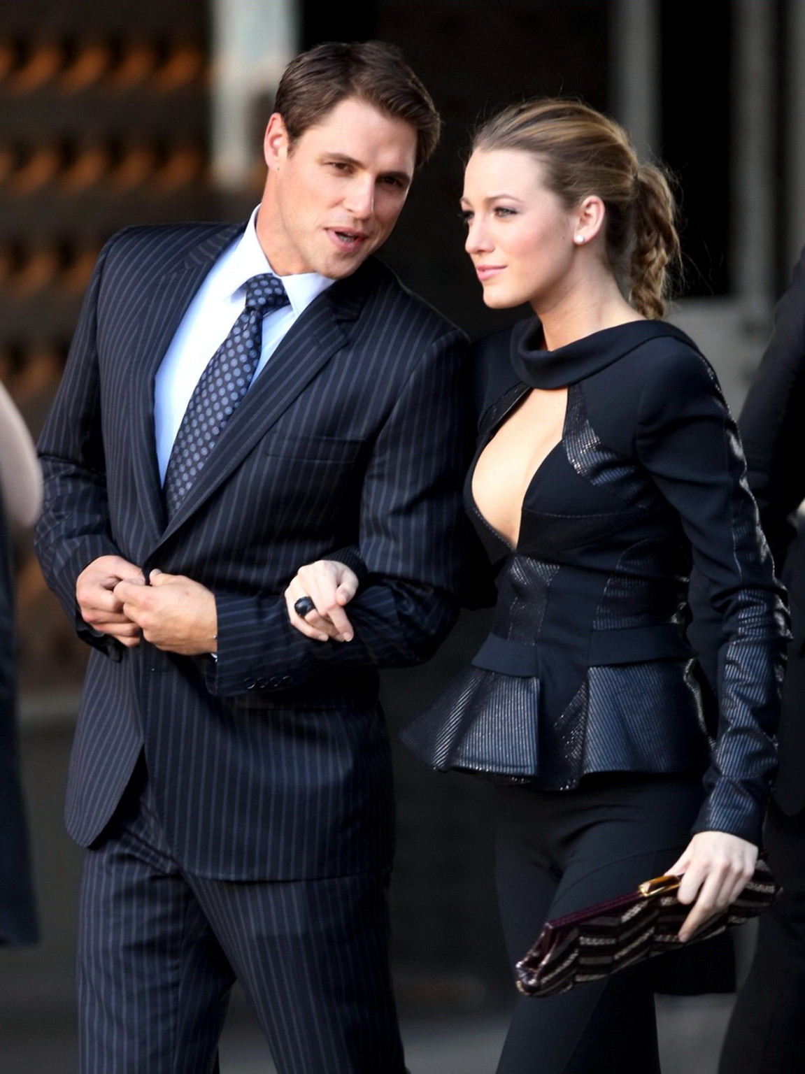 Blake Lively showing cleavage in killer outfit on the 'Gossip Girl' set in NYC #75334772