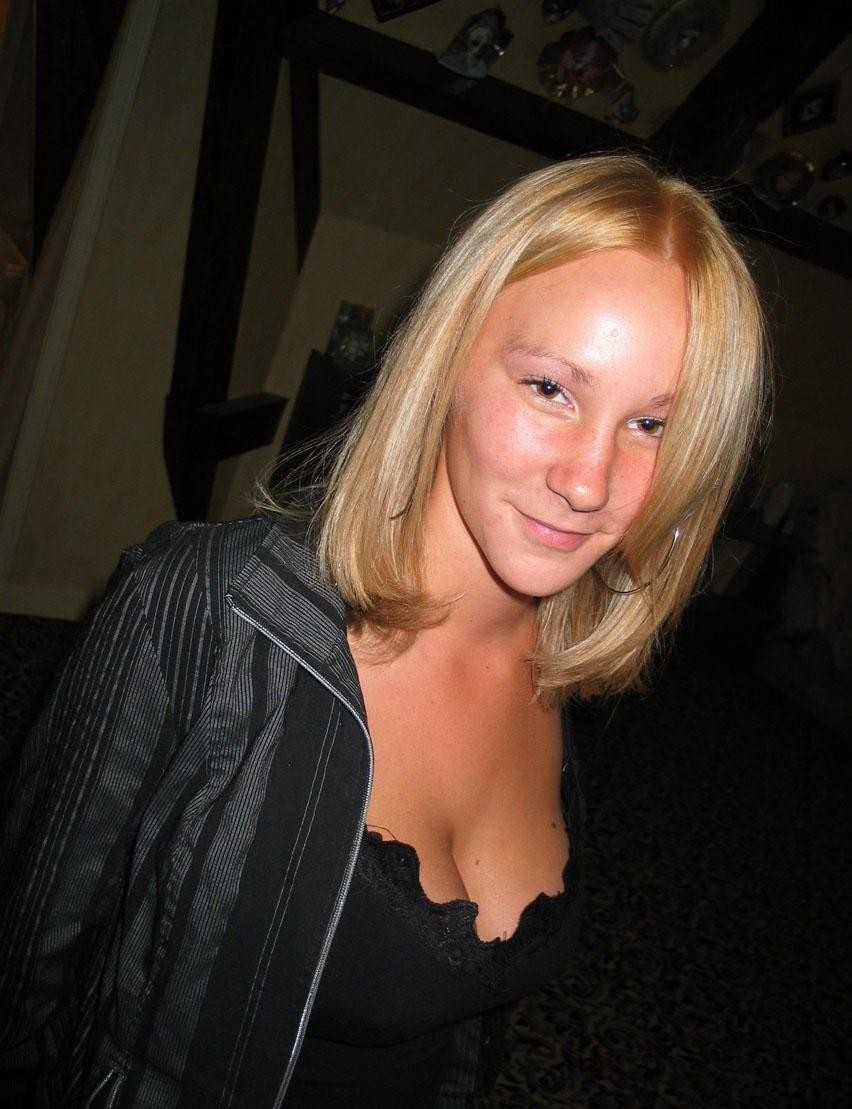 本物の素人妻たち
 #77622615