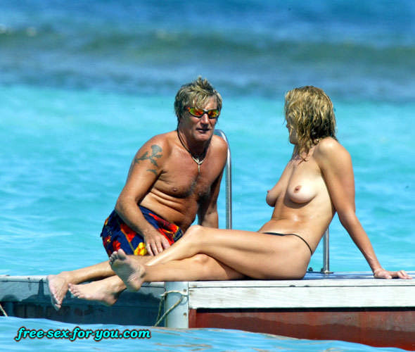 Penny Lancaster showing her tits and upskirt paparazzi pics #75422510