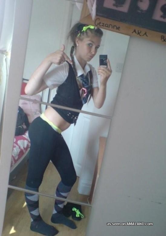 Nenas amateurs posando sexy en esta galería de fotos calientes
 #76131297