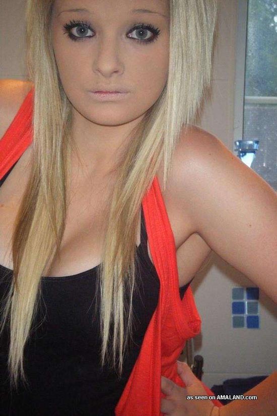Blonde hotties' self-shots