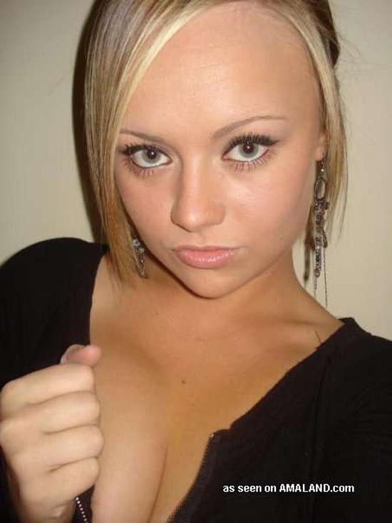 Rubias con autofotos
 #68175787