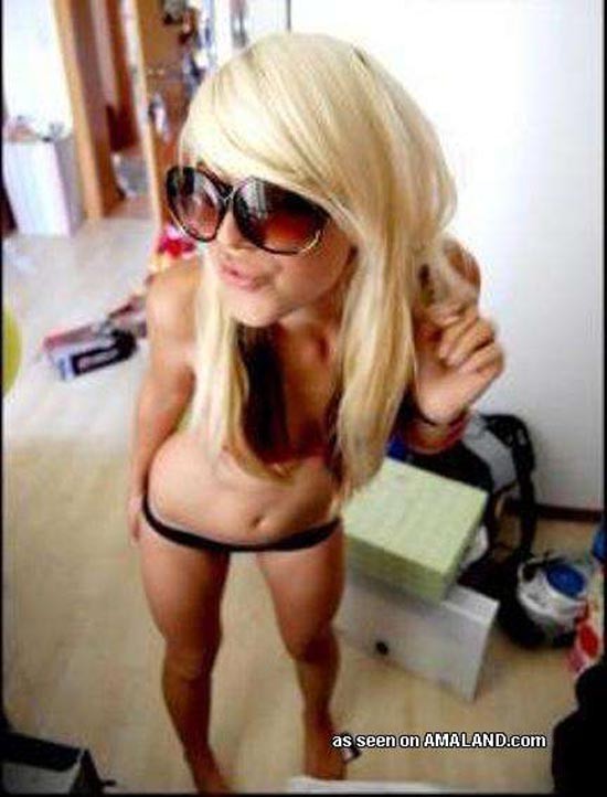 Rubias con autofotos
 #68175791