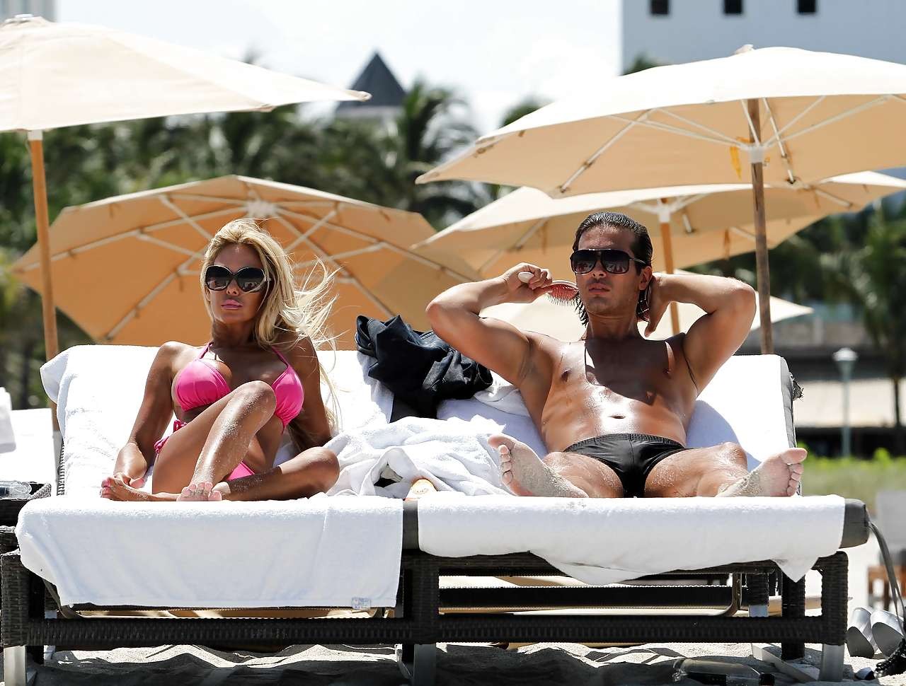 Shauna Sand enjoy with boyfriend in pink bikini on beach caught by paparazzi #75296182