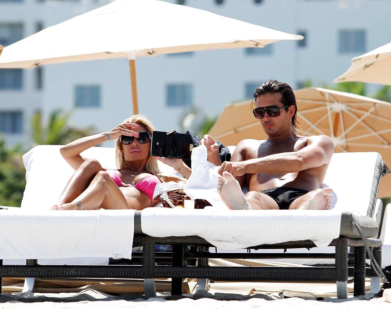 Shauna Sand enjoy with boyfriend in pink bikini on beach caught by paparazzi #75296191
