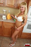 Blonde Baby Doll Andi Makes A Creamy Ass Smoothie