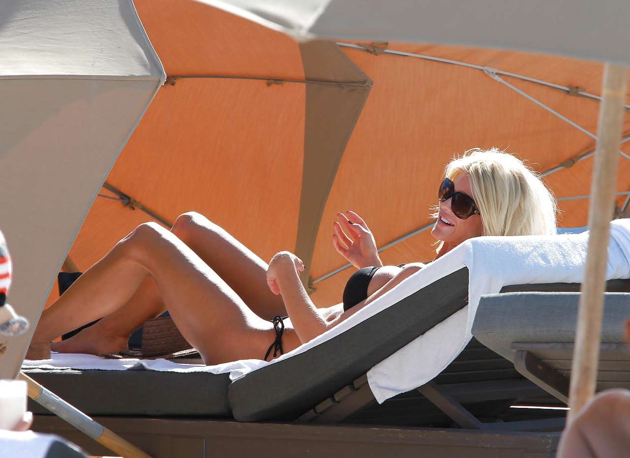 Vvictoria Silvstedt looking sexy in black bikini in Miami paparazzi pictures #75277656