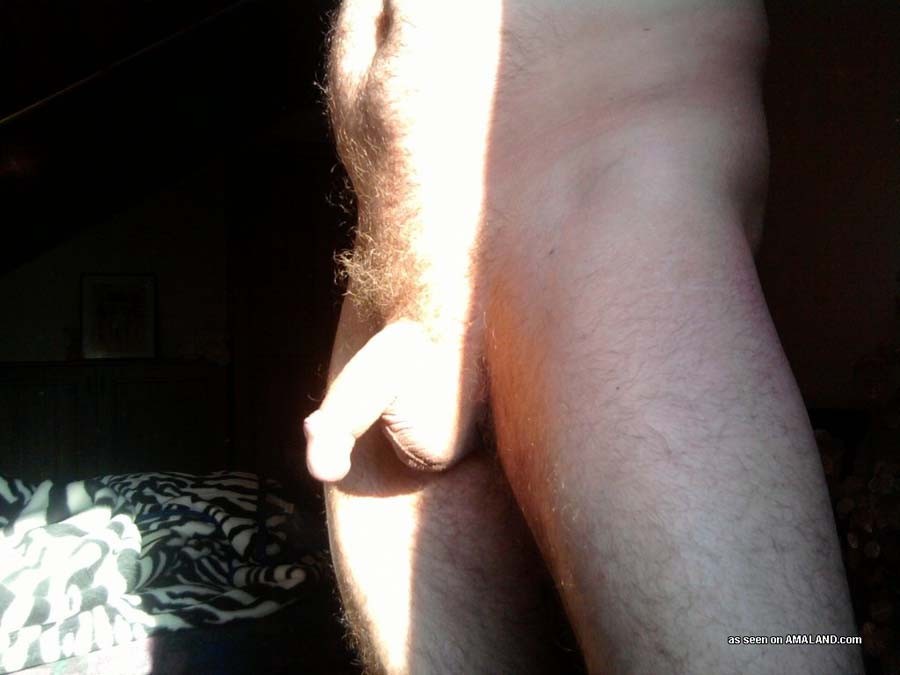 Picture gallery of a kinky jock displaying his dick  #76932974