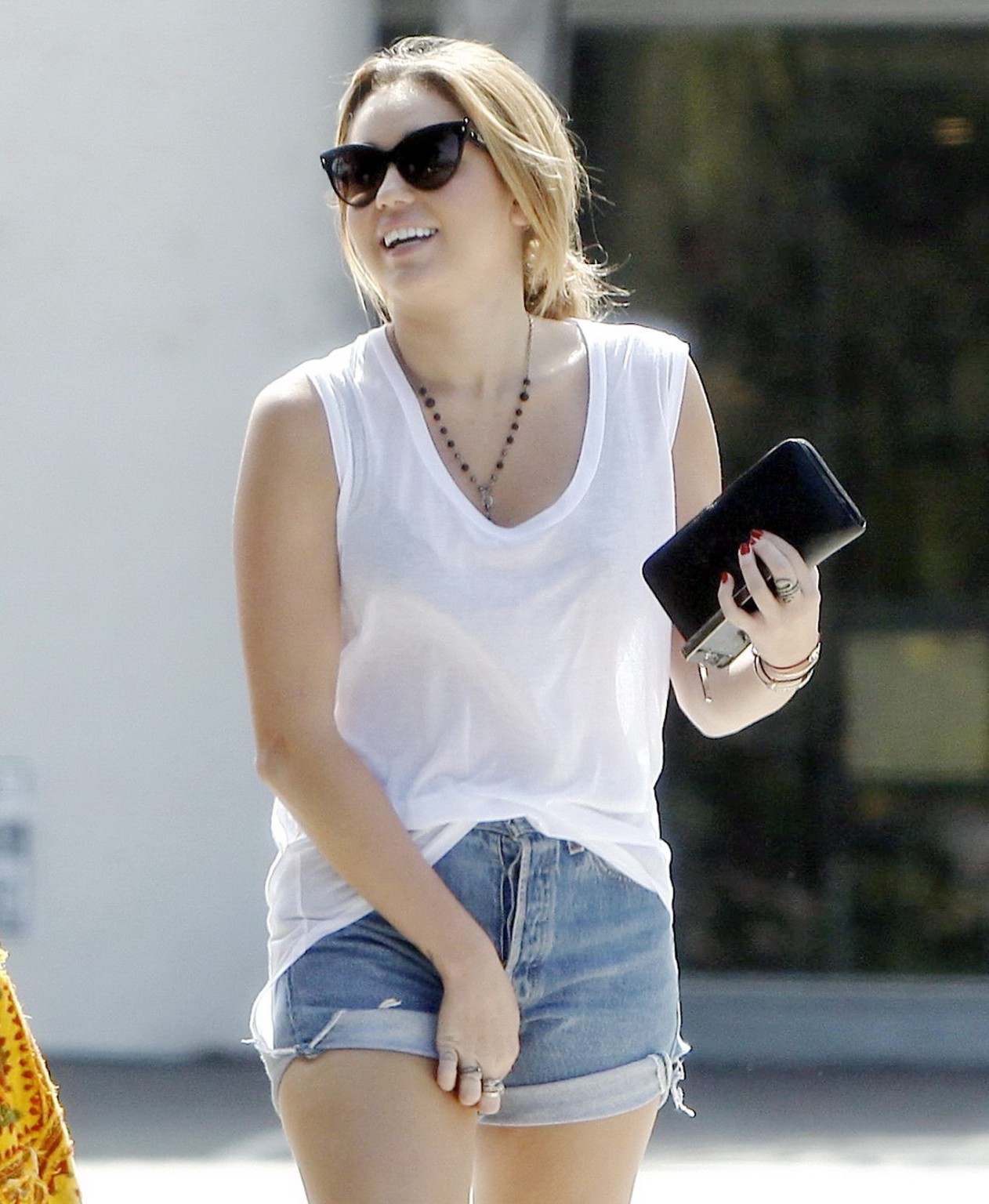 Miley cyrus see-through zu BH beim Einkaufen in la
 #75286951