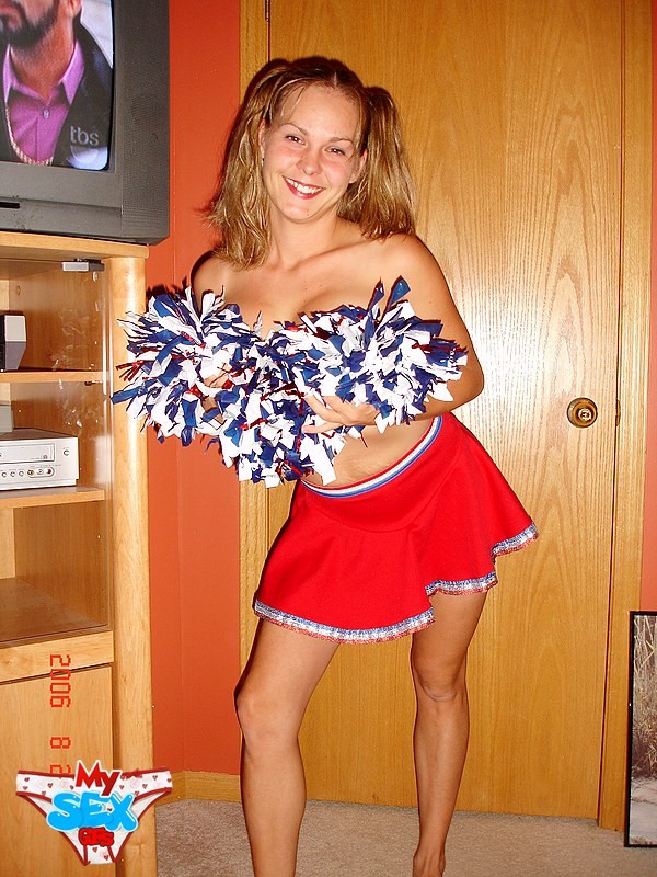 Teen cheerleader dancing with no girlfriend panty #68215679