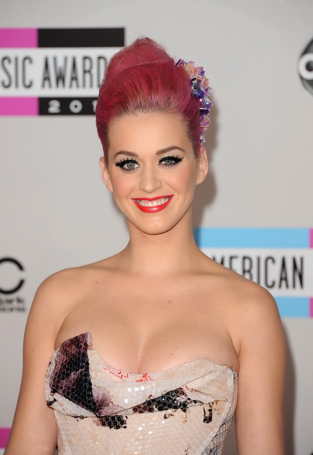 Katy Perry showing awesome cleavage at 39th Annual American Music Awards in LA #75281651