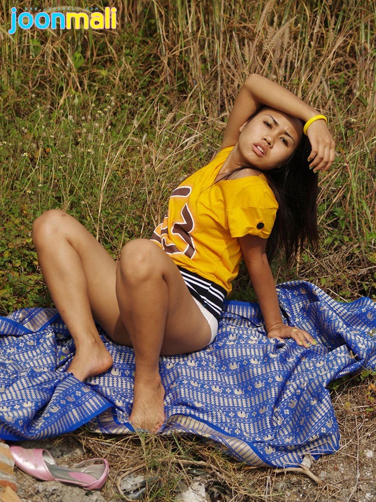 Thai teen girl gets panties wet at the beach
 #69968432