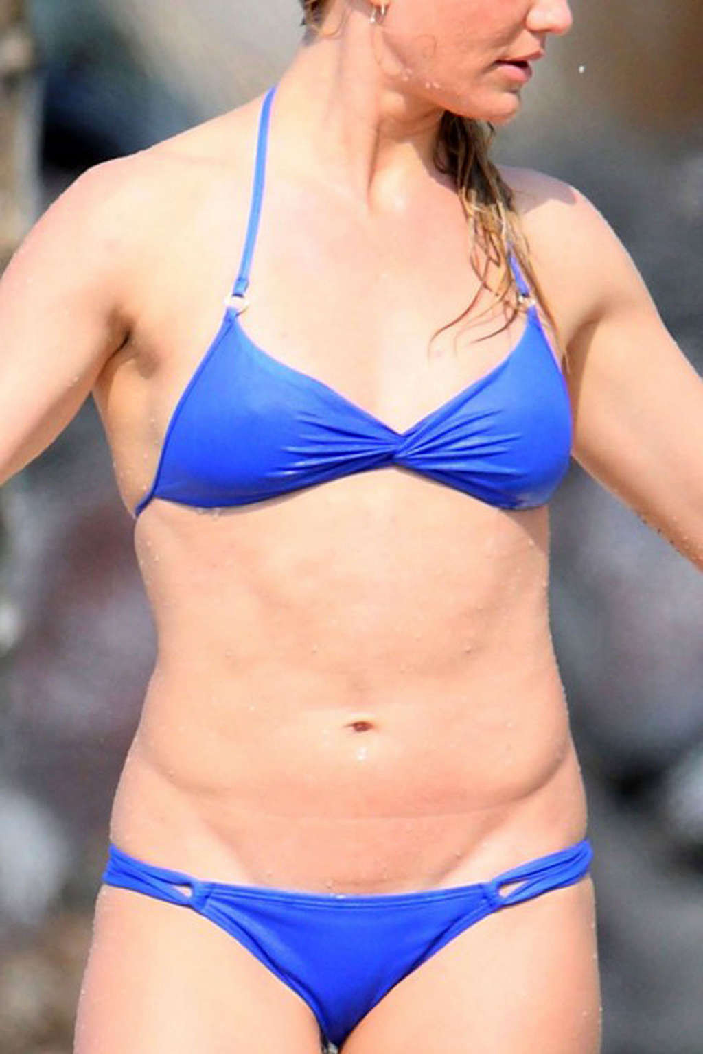 Cameron Diaz exposing her sexy body and hot ass in bikini on beach #75344808