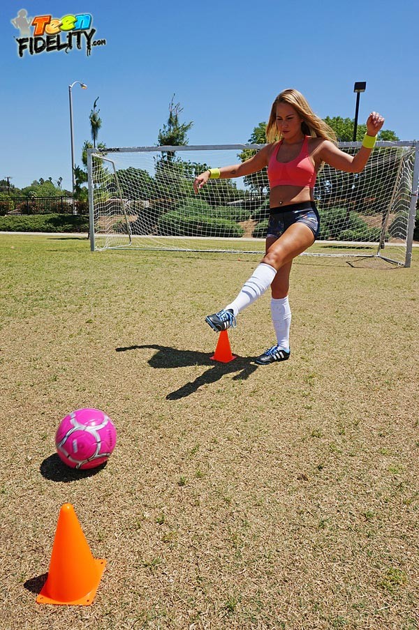 Carter cruise est un joueur de football amateur
 #76452806