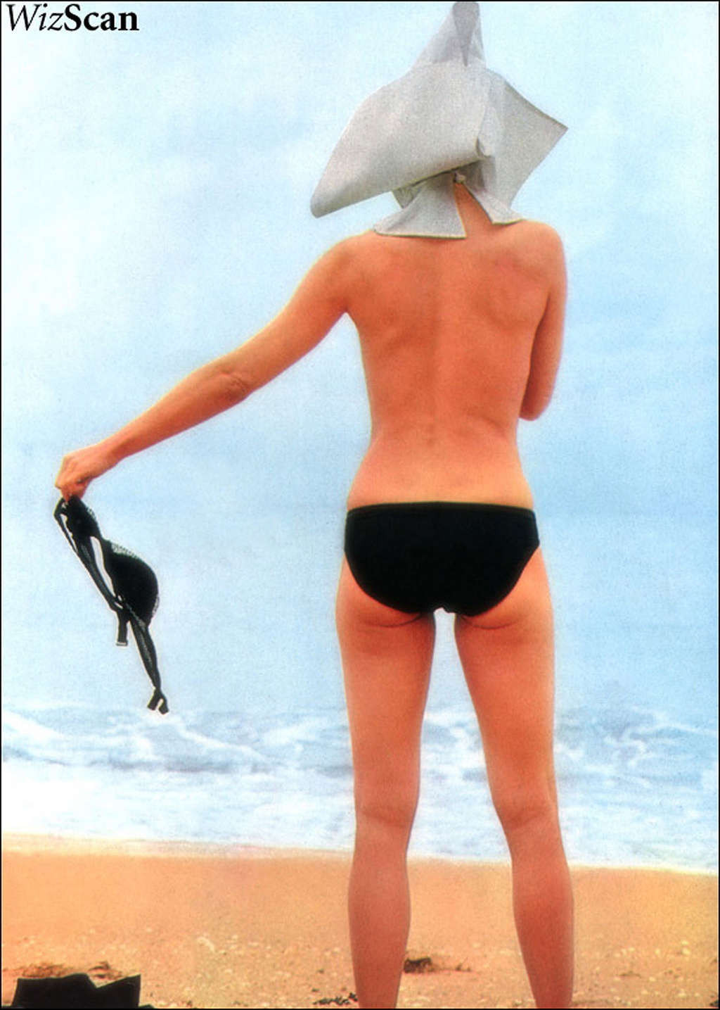 Brigitte bardot esponendo le sue belle grandi tette e figa pelosa in photoshoot
 #75340262